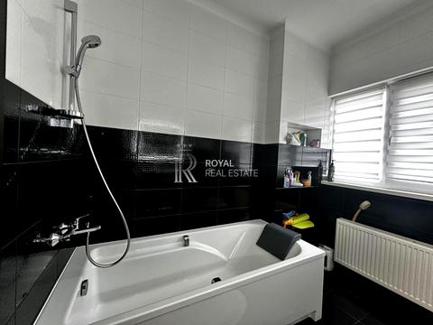 будинок за адресою Кленова вул.