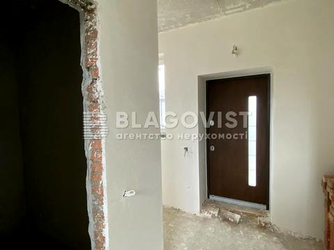 дом по адресу Комарова ул., 11а