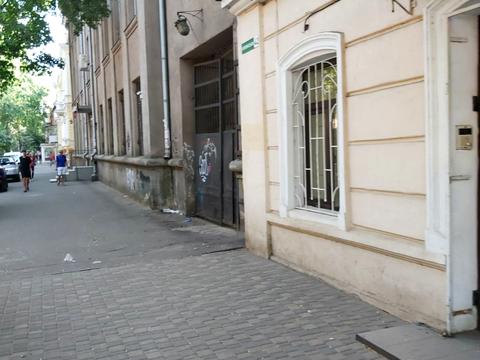 комерційна за адресою Ніжинська вул., 42