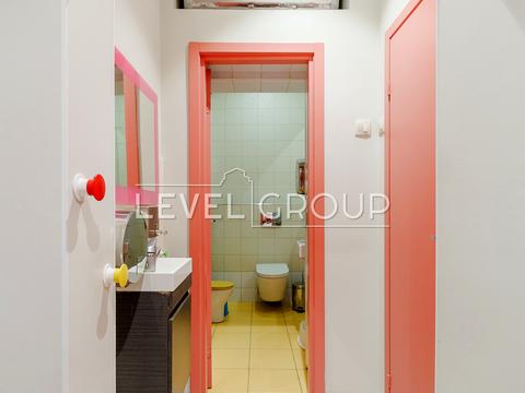 комерційна за адресою Дмитрівська вул., 82