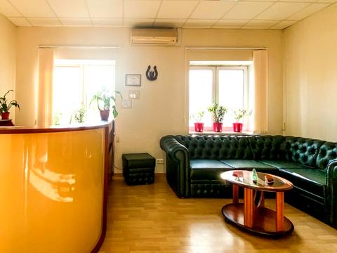 комерційна за адресою Королеви Єлизавети ІІ вул. (Глинки), 1