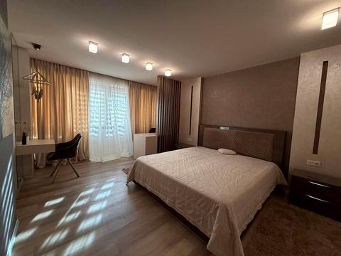 квартира за адресою Олександра Хіри вул., 5