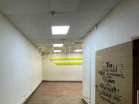 комерційна за адресою Вадима Гетьмана вул., 30-Б