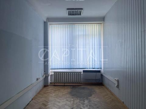 комерційна за адресою Солом'янська пл., 3