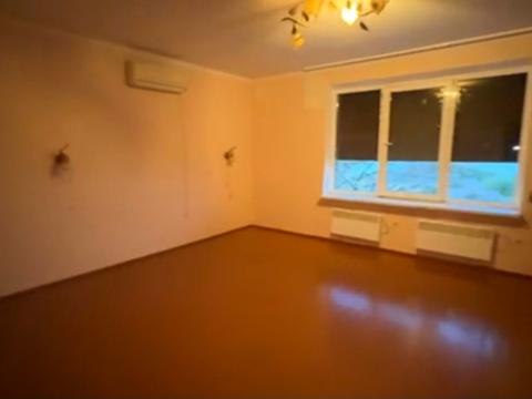 комерційна за адресою Дністровська, 9
