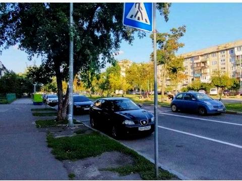 комерційна за адресою Верховної Ради бульв., 26