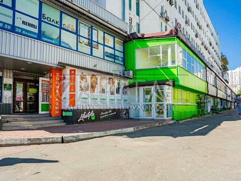комерційна за адресою Лариси Руденко вул., 6-А