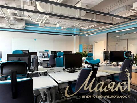 комерційна за адресою Сім'ї Прахових вул. (Гайдара), 58