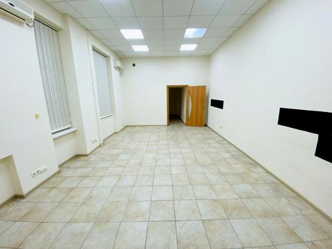 комерційна за адресою Круглоуніверситетська вул., 14