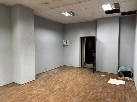 комерційна за адресою Незалежності вул. (Титова), 18-А
