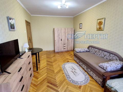 квартира за адресою Квітневий пров., 8