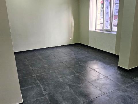 комерційна за адресою Степана Бандери вул., 8а