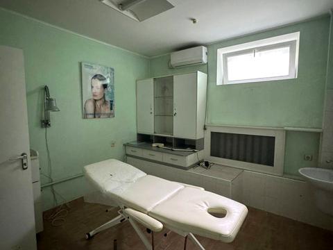 комерційна за адресою Семінарська вул., 15а