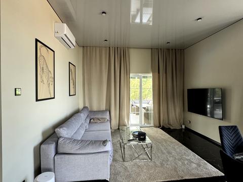 дом по адресу феодосійська, 5