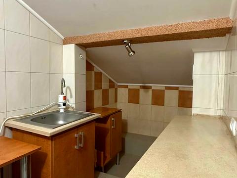 комерційна за адресою Гетьмана Петра Дорошенка вул. (), 73
