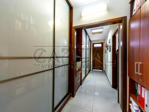 комерційна за адресою Раїси Окіпної вул., 4