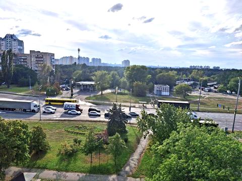 квартира за адресою Братиславська вул., 44/2