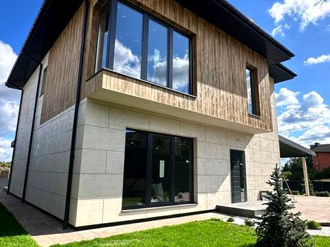 будинок за адресою Вишнева вул.