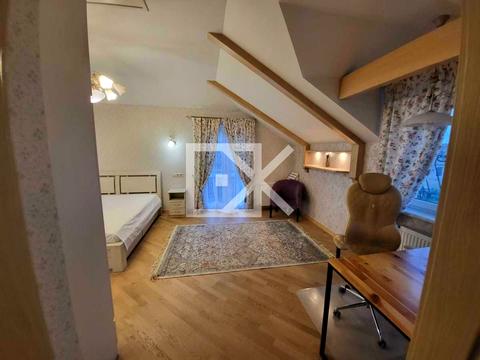 будинок за адресою Богатирська вул., 42