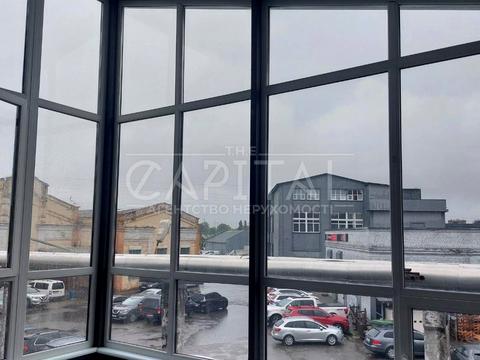 комерційна за адресою Куренівська вул., 21