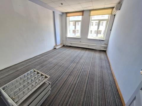 комерційна за адресою Братська вул., 6