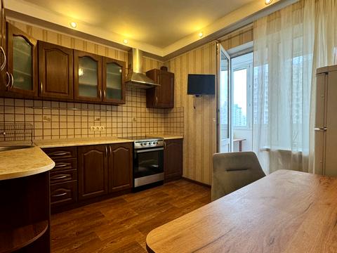 квартира по адресу Драгоманова ул., 8-А
