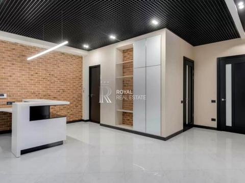 комерційна за адресою Івана Франка вул., 4