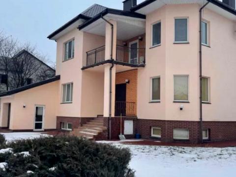 будинок за адресою Івана Багряного вул.