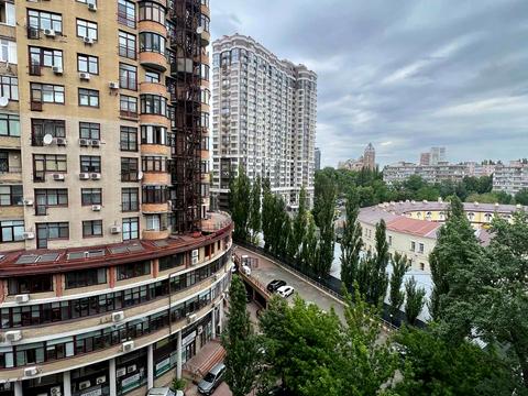 комерційна за адресою Євгена Коновальця вул. (Щорса), 36Д