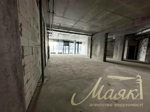 коммерческая по адресу Днепровская набережная ул., 15