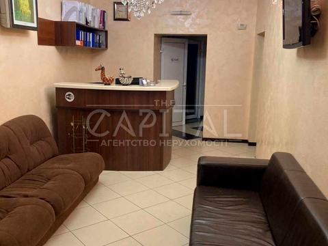 комерційна за адресою Білогородська вул., 51