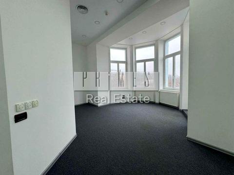 комерційна за адресою Музейний пров., 4