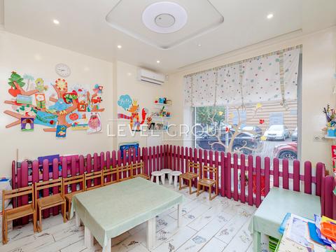 комерційна за адресою Дмитрівська вул., 82