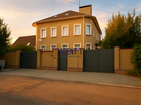 дом по адресу Комарова