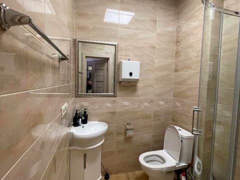 комерційна за адресою Липська вул., 19/7