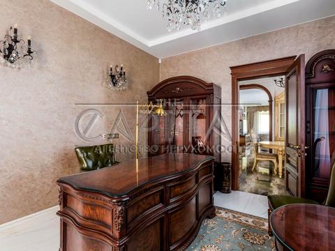 будинок за адресою світанкова, 10