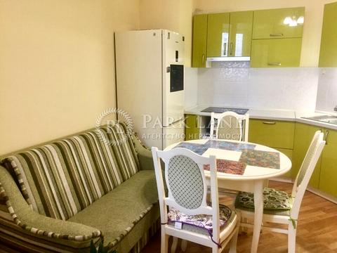 квартира за адресою Анни Ахматової вул., 30
