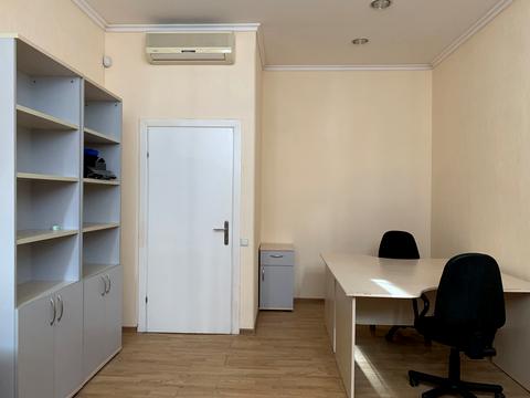 комерційна за адресою Павлівська вул., 17