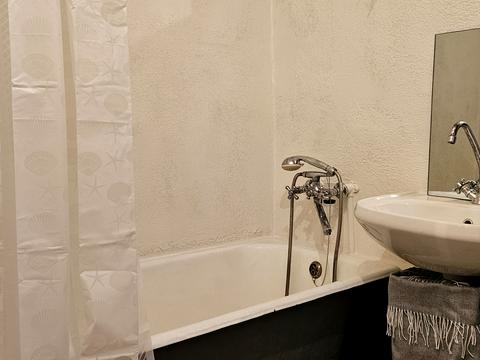 квартира за адресою Академіка Булаховського вул., 34