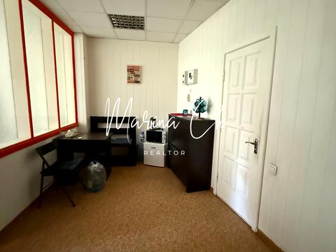 комерційна за адресою Робоча вул., 23В