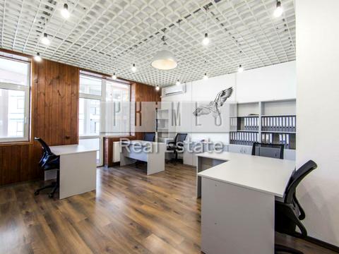 комерційна за адресою Лесі Українки бульв., 7-А