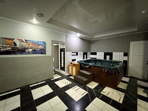 коммерческая по адресу Надворная, соборна, 11