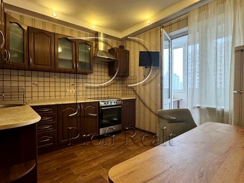 квартира по адресу Драгоманова ул., 8-А