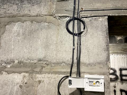 комерційна за адресою Івана Кожедуба вул., 3а