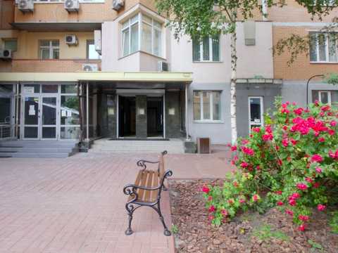 комерційна за адресою Євгена Коновальця вул. (Щорса), 32-Г