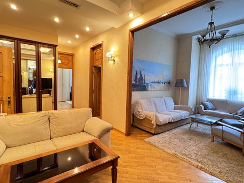 квартира за адресою Богдана Хмельницького вул., 9б-в