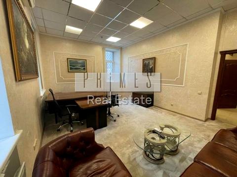 комерційна за адресою Панаса Мирного вул., 1