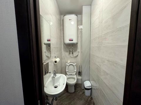 комерційна за адресою Саперно-Слобідська вул., 22