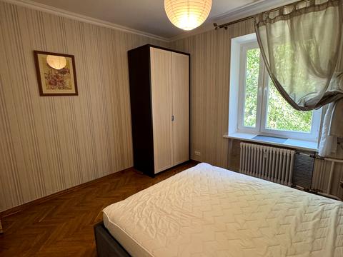 квартира за адресою Лаврська вул. (Січневого Повстання), 4-В