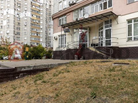 комерційна за адресою Миколи Амосова вул., 4